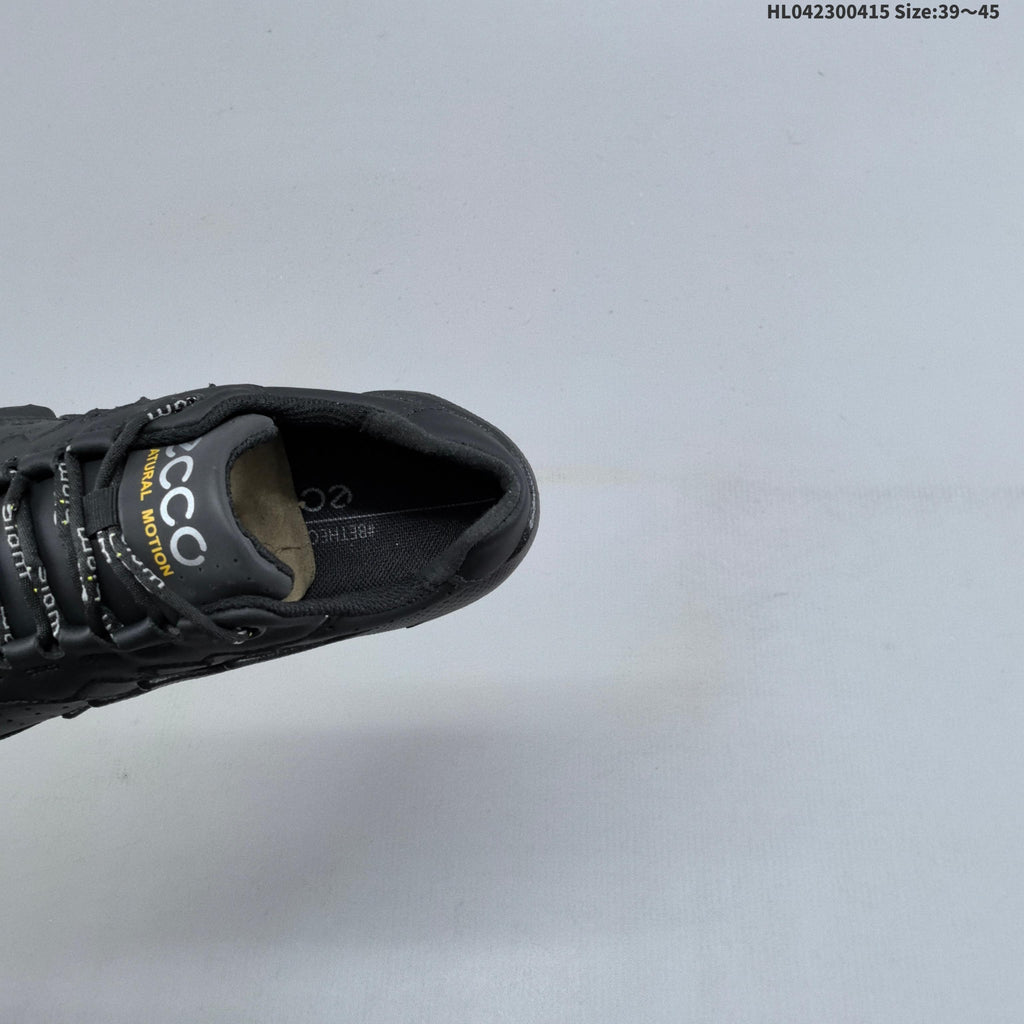 ECCO Men's Black Perforated Lace-Up Sneakers