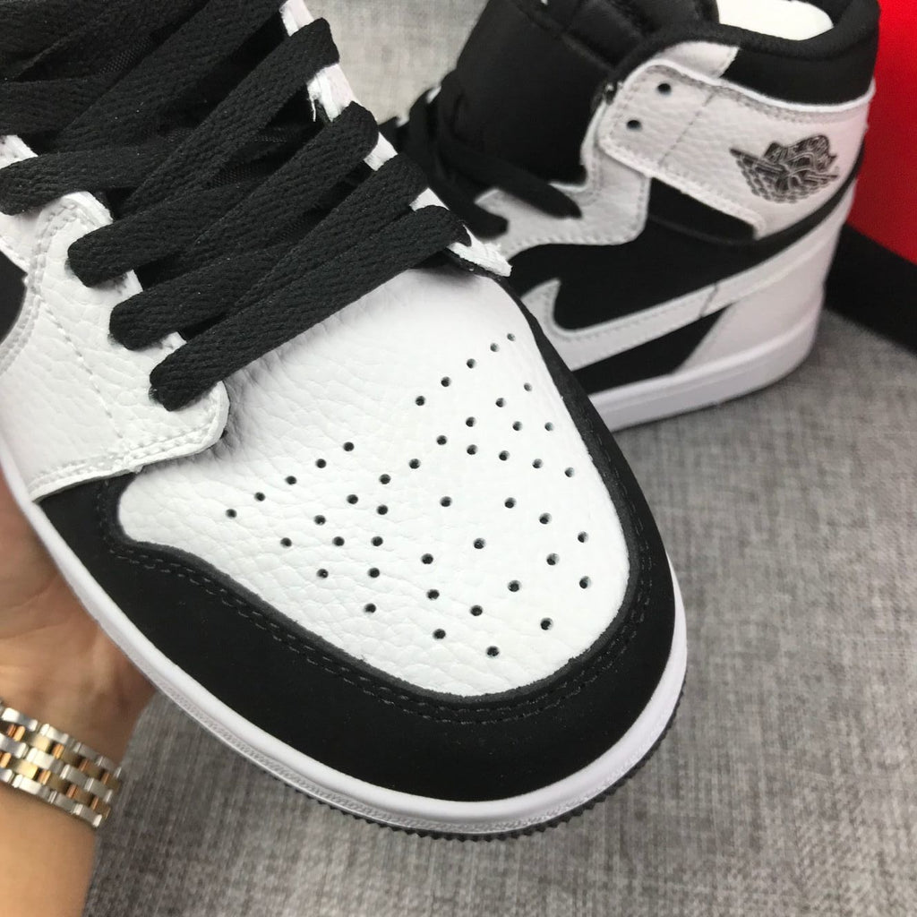 Air Jordan 1 High Black and White Sneakers 554724-113