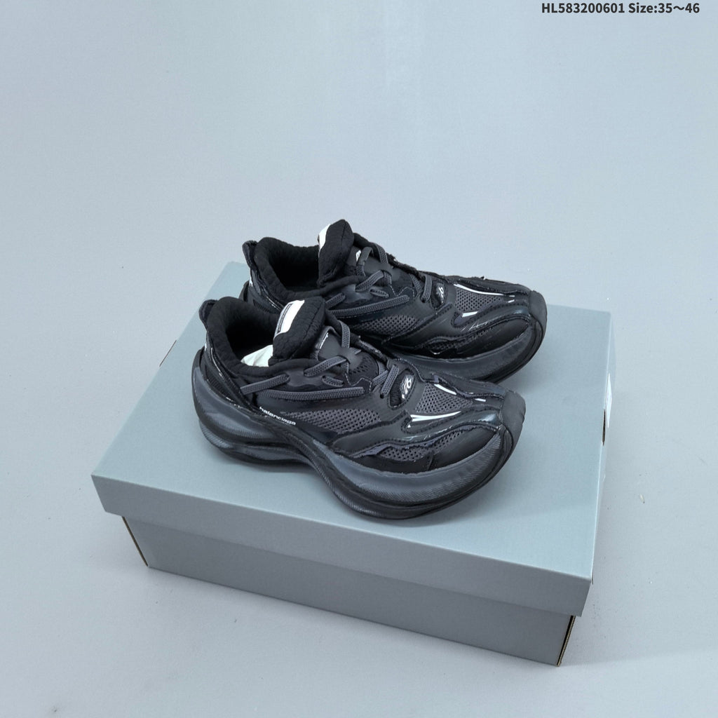 Balenciaga 6XL Extreme Laces Low-Top Sneakers