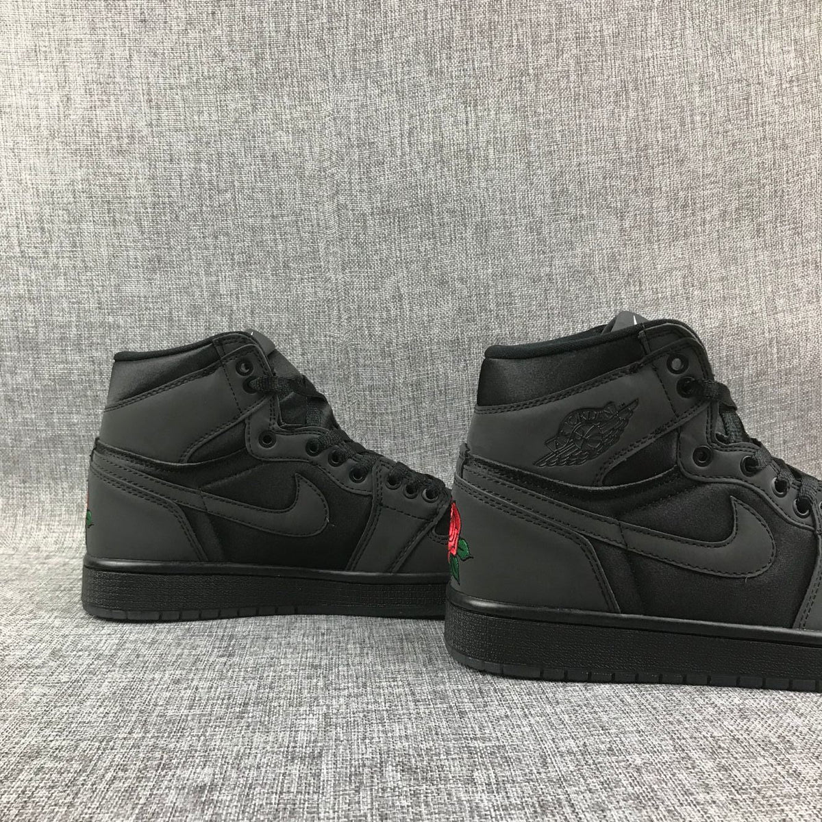 Air Jordan 1 Retro High Black Rose Sneakers