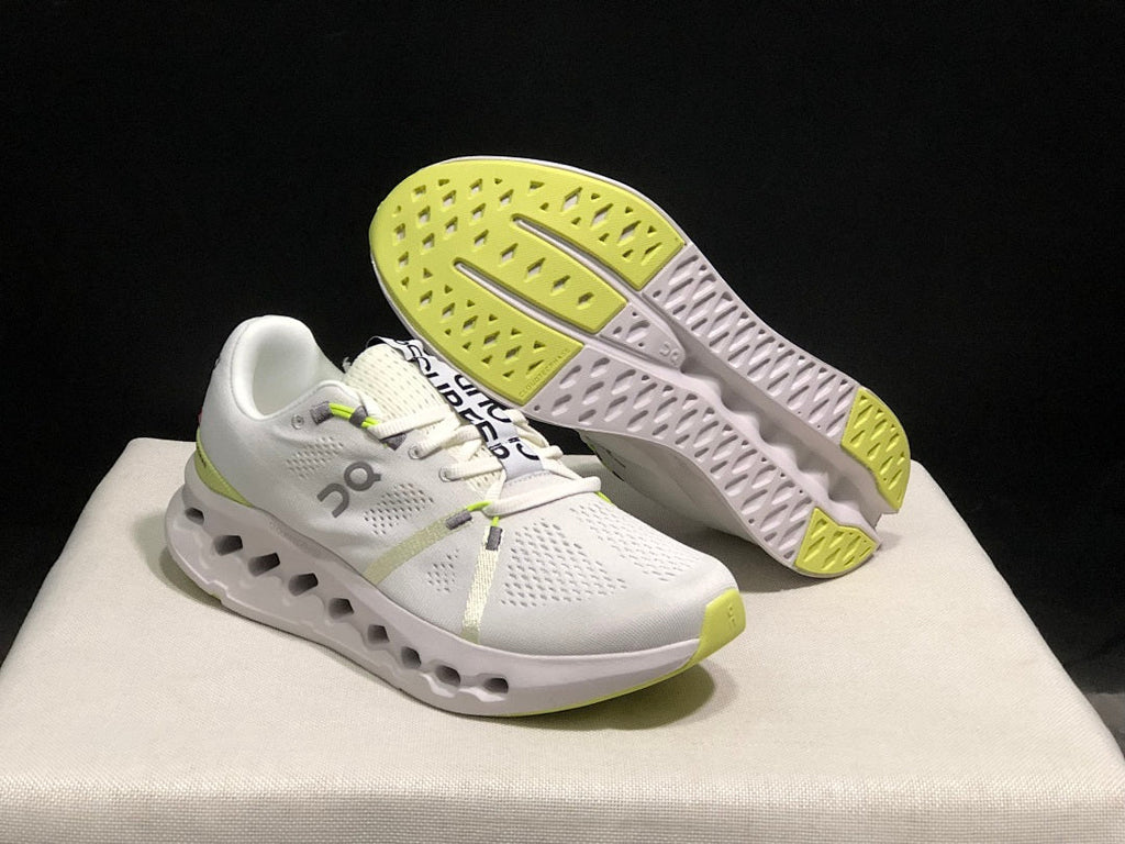 On Cloudsurfer Sneakers Sand White