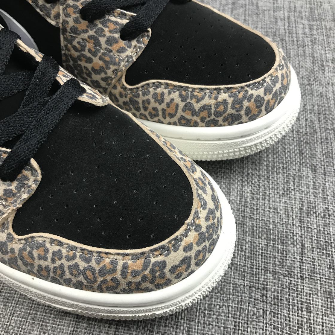 Air Jordan 1 Mid SE GS Leopard Print Sneakers BQ6931-021