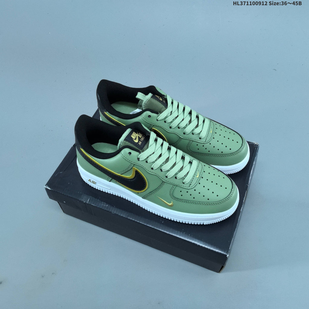 Nike Air Force 1 ’07 Low-Top Sneakers