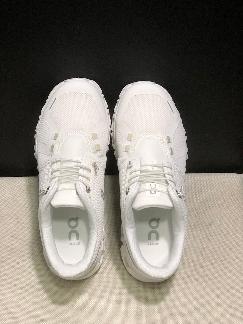 On Cloud 6 White Running Sneakers