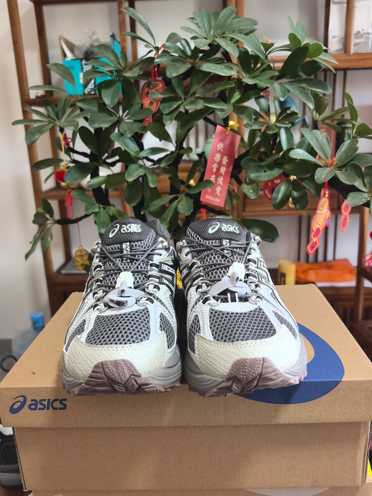ASICS GEL-KAYANO 14 Sneakers Black and White