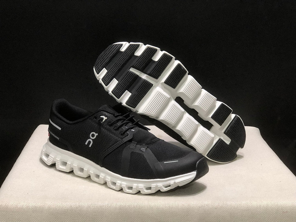 On Cloud 6 Black White Running Sneakers