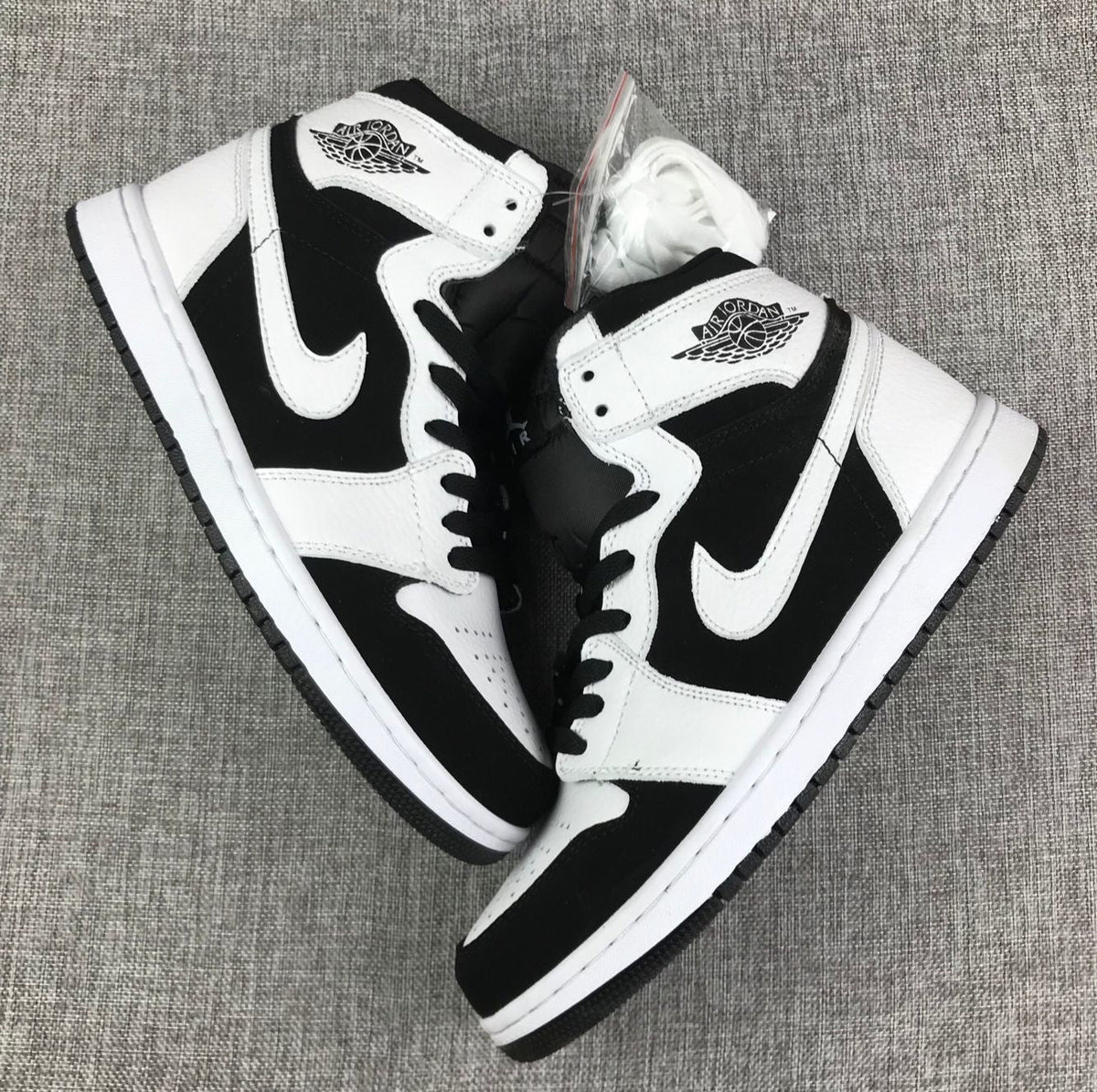 Air Jordan 1 High Black and White Sneakers 554724-113