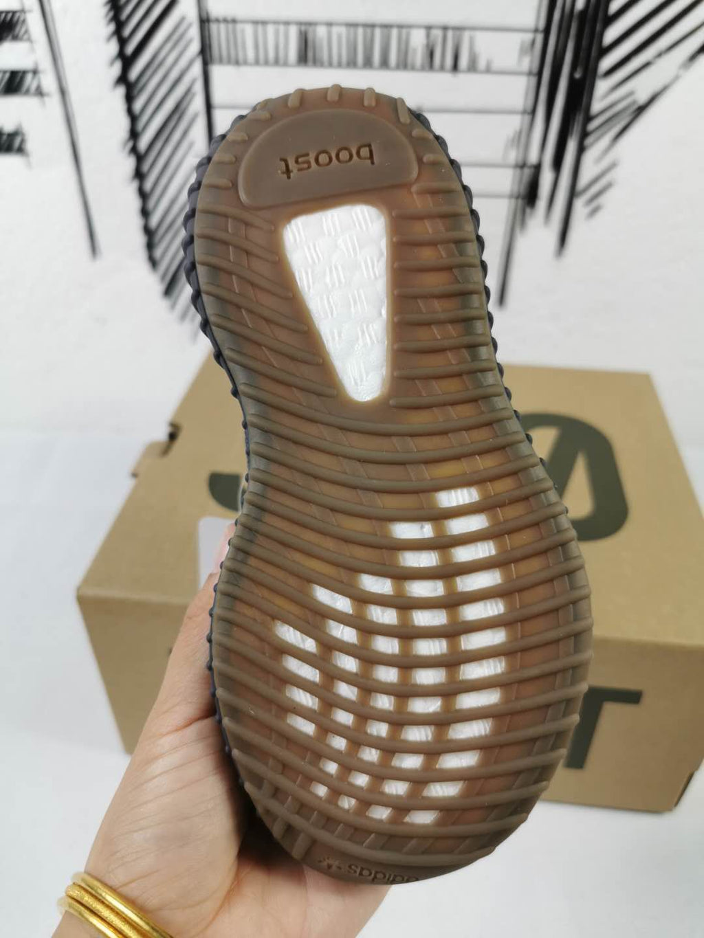 Yeezy 350 V2 Kids Sneakers in Black and Gum