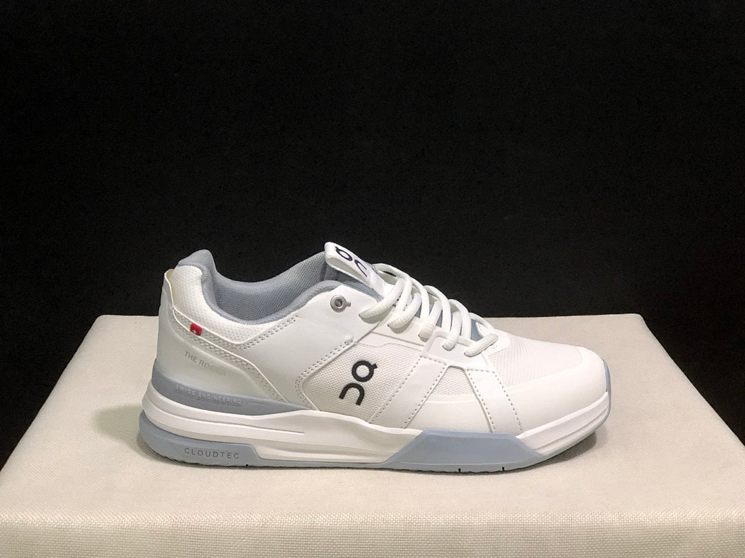 On The Roger Clubhouse Pro Tennis Shoes White Grey