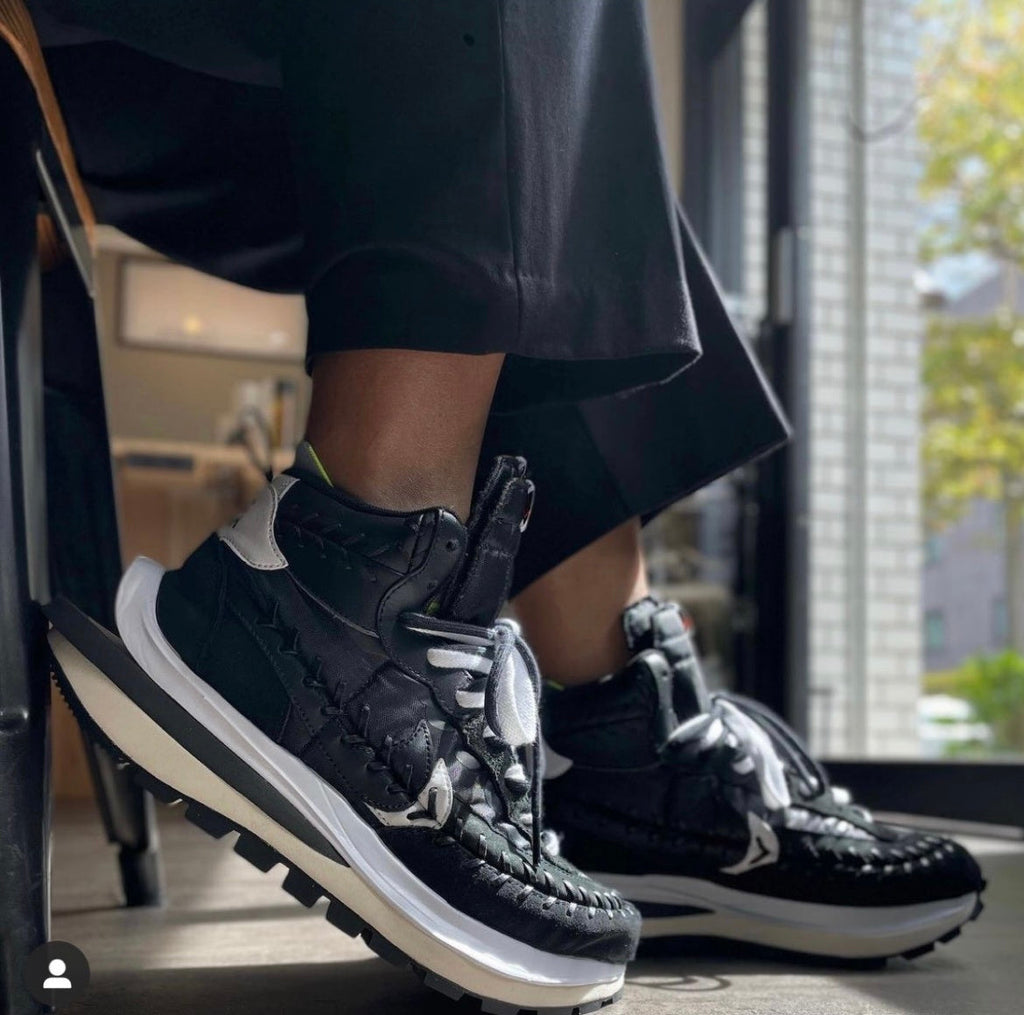 Nike VaporWaffle DH9186-001 Black and White Sneakers