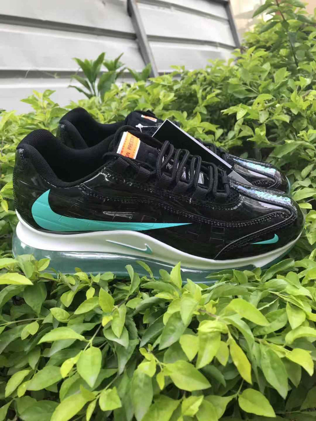 Nike Air Max 720 Sneakers in Black and Turquoise