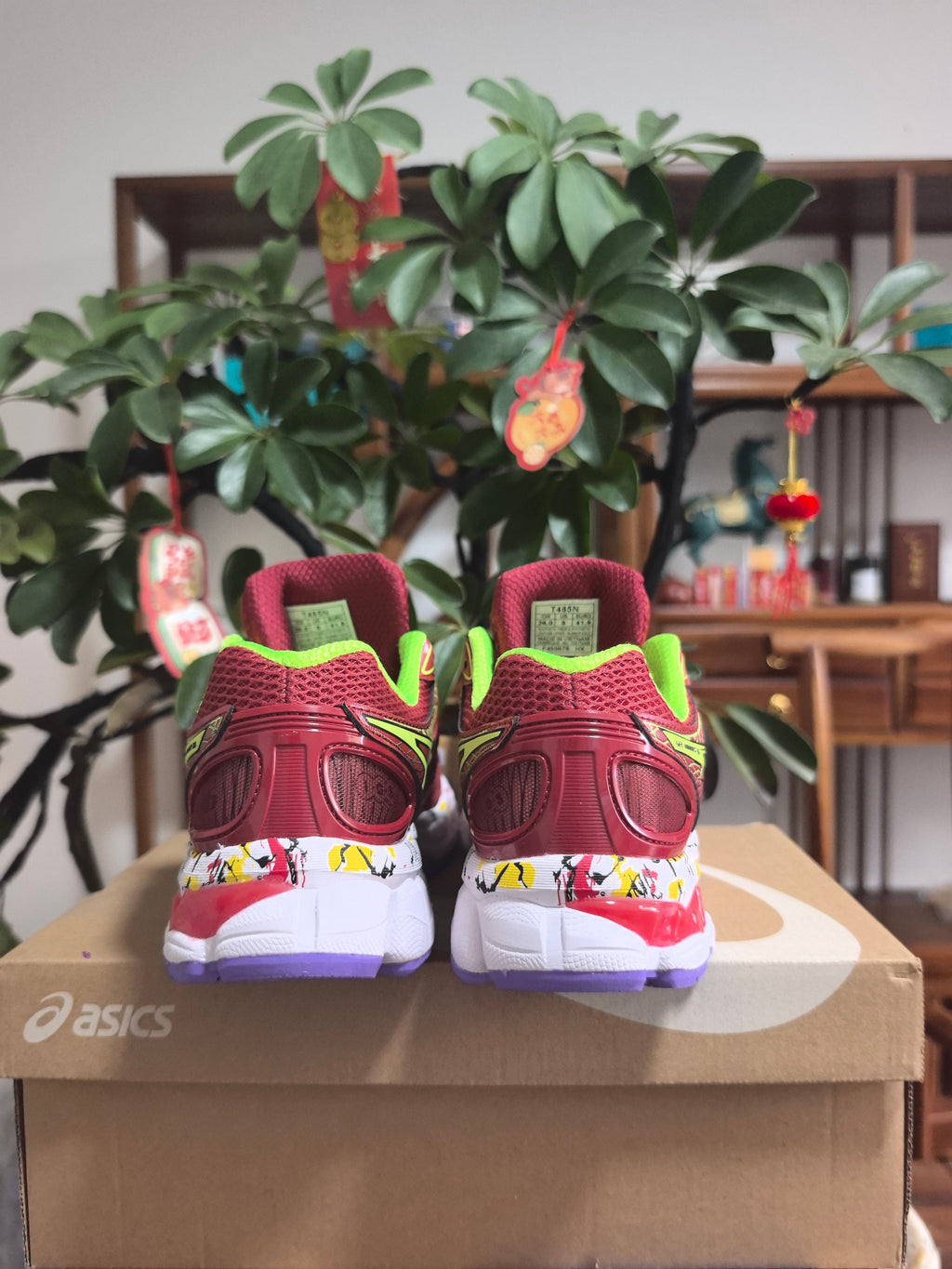 ASICS GEL-NIMBUS 16 Sneakers, Burgundy and Lime