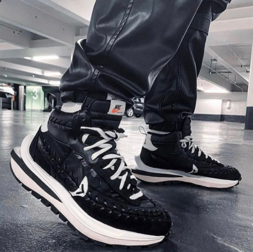 Nike VaporWaffle DH9186-001 Black and White Sneakers