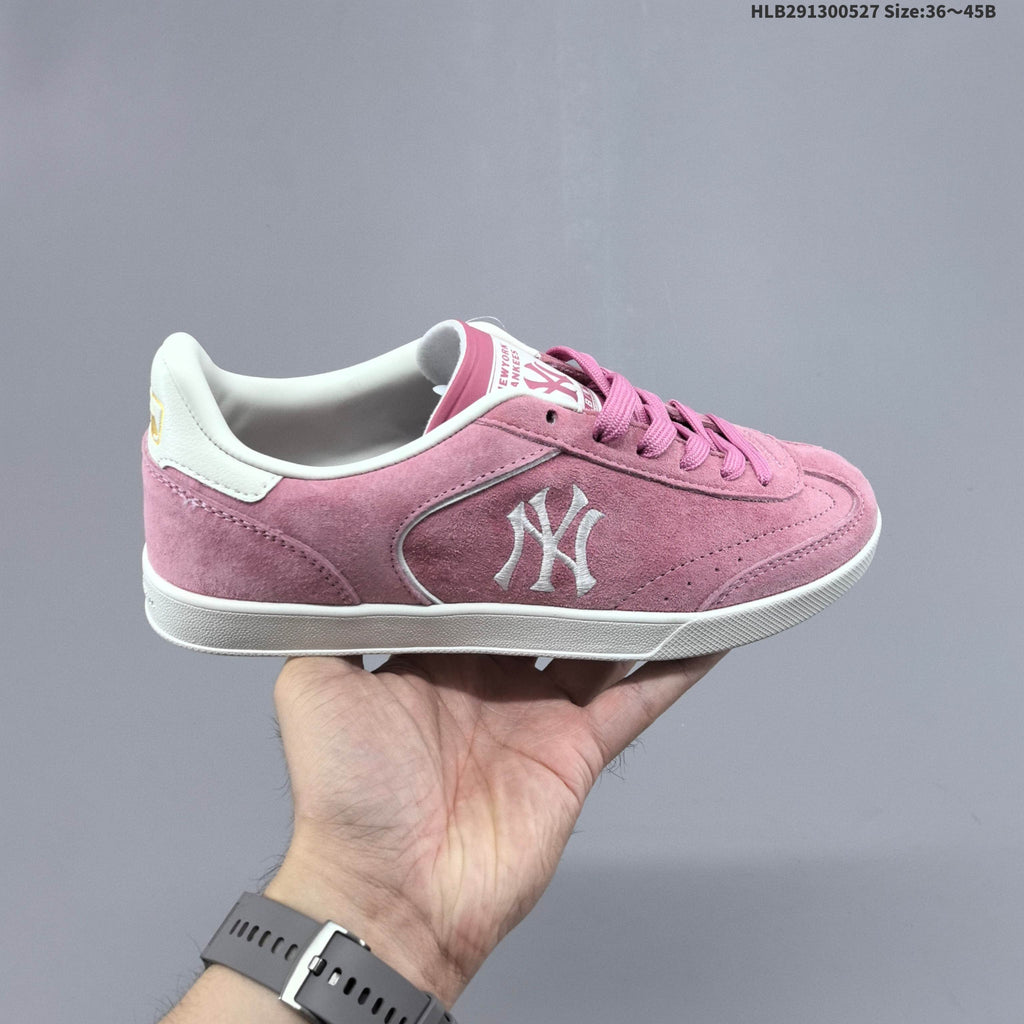 MLB Clubbie SD Low-Top Sneakers in Suede