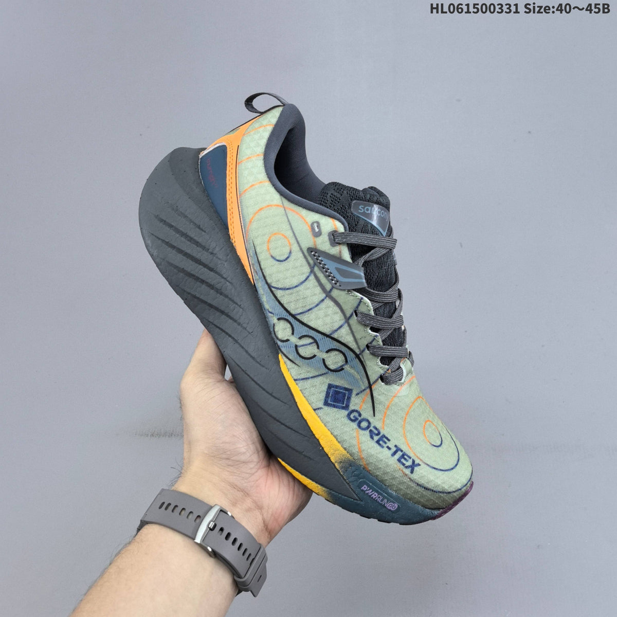 Saucony Triumph 22 GORE-TEX Running Shoes