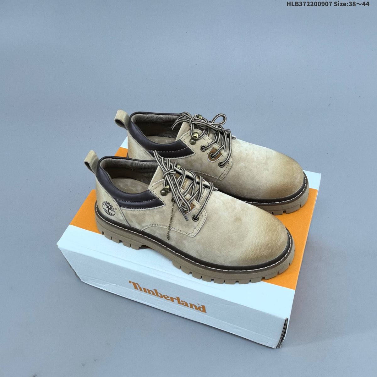 Timberland Low-Top Lace-Up Shoes in Wheat
