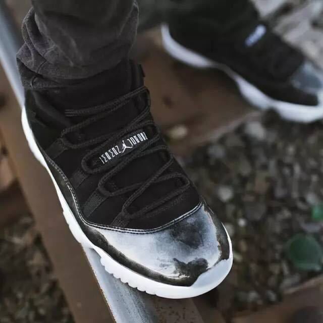 Jordan 11 Retro Low Barons Black White Sneakers