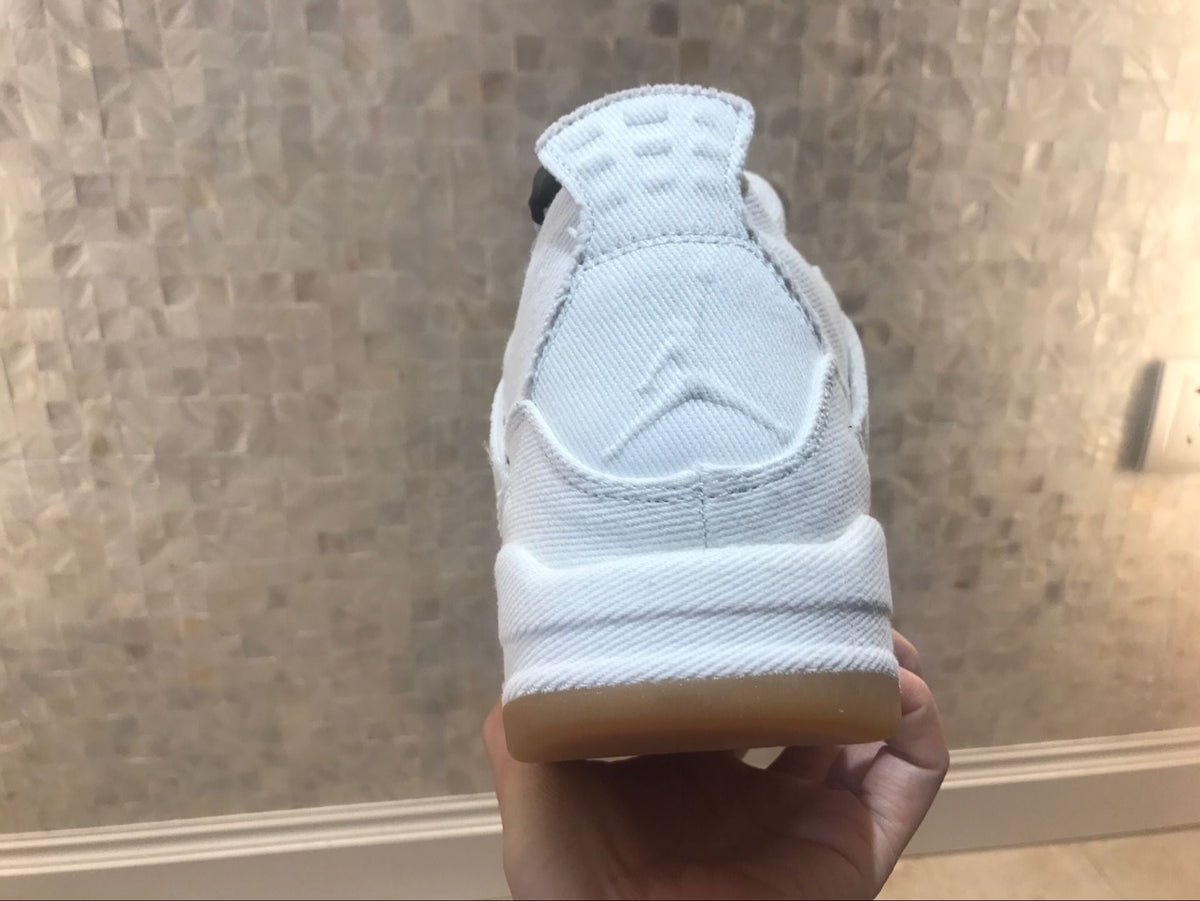 Jordan 4 Retro Levi's White Sneakers AQ2571-100