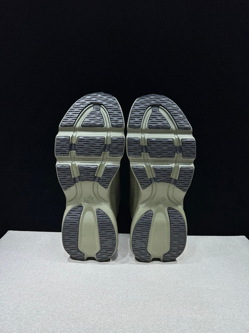 LOEWE x On Cloudventure 3.0 Sneakers in Military Green