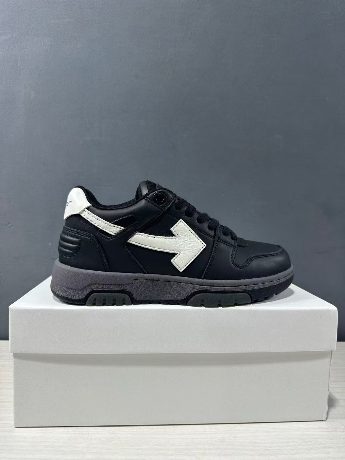 Off-White Out Of Office Low-Top Sneakers Black White OWIA189C99LEA0061001