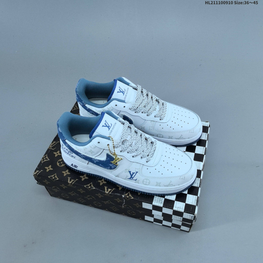 Nike Air Force 1 ’07 Low-Top Sneakers in White