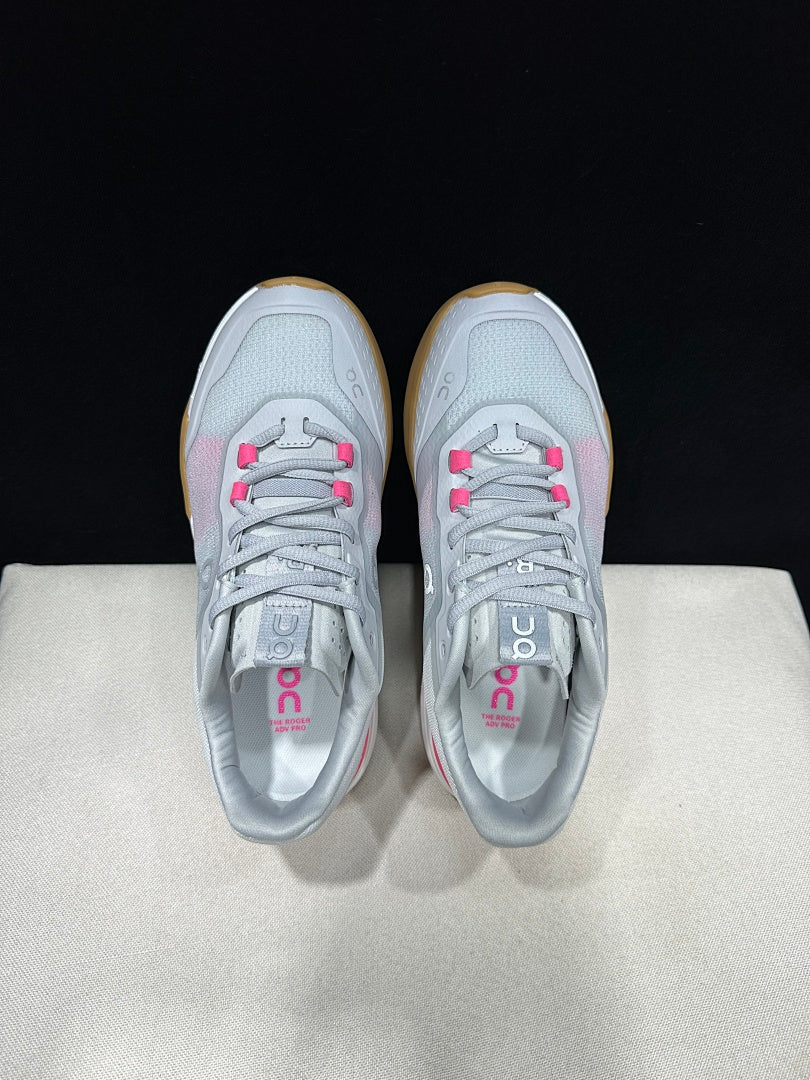 On THE ROGER Advantage Pro Sneakers Light Grey Orange