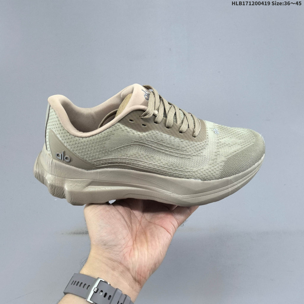 Alo Yoga Alo Runner Low-Top Running Sneakers