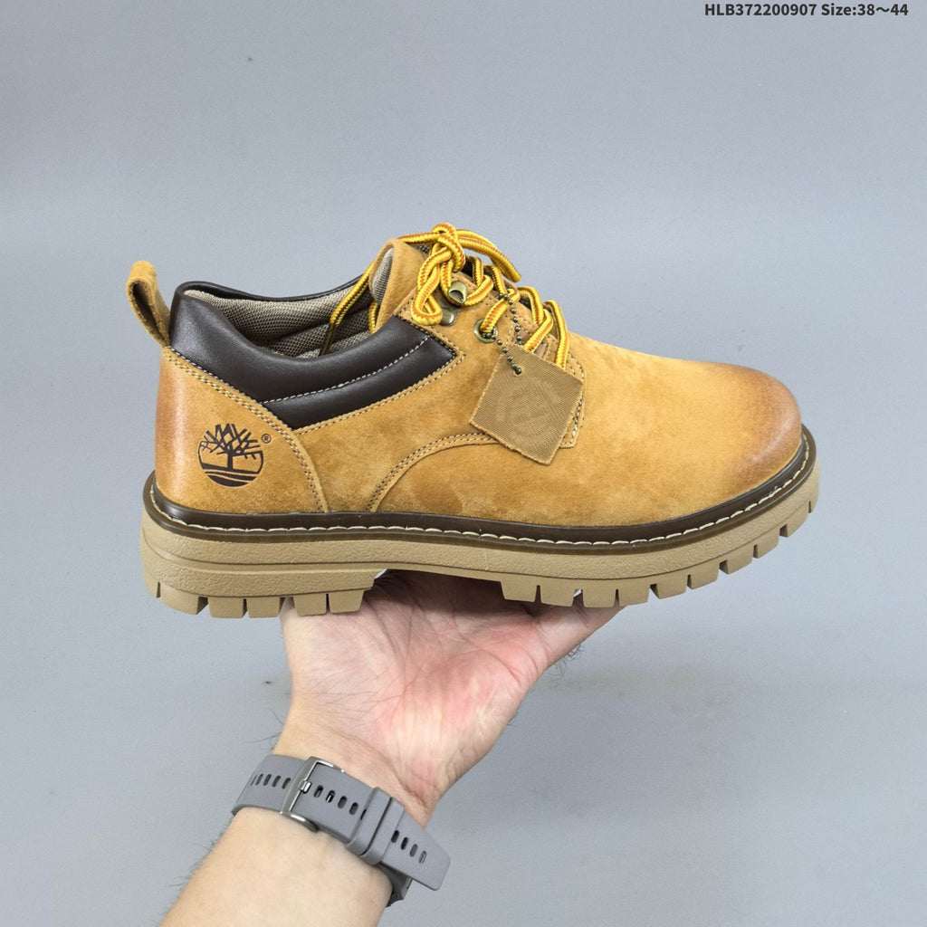 Timberland Low-Top Lace-Up Shoes in Wheat