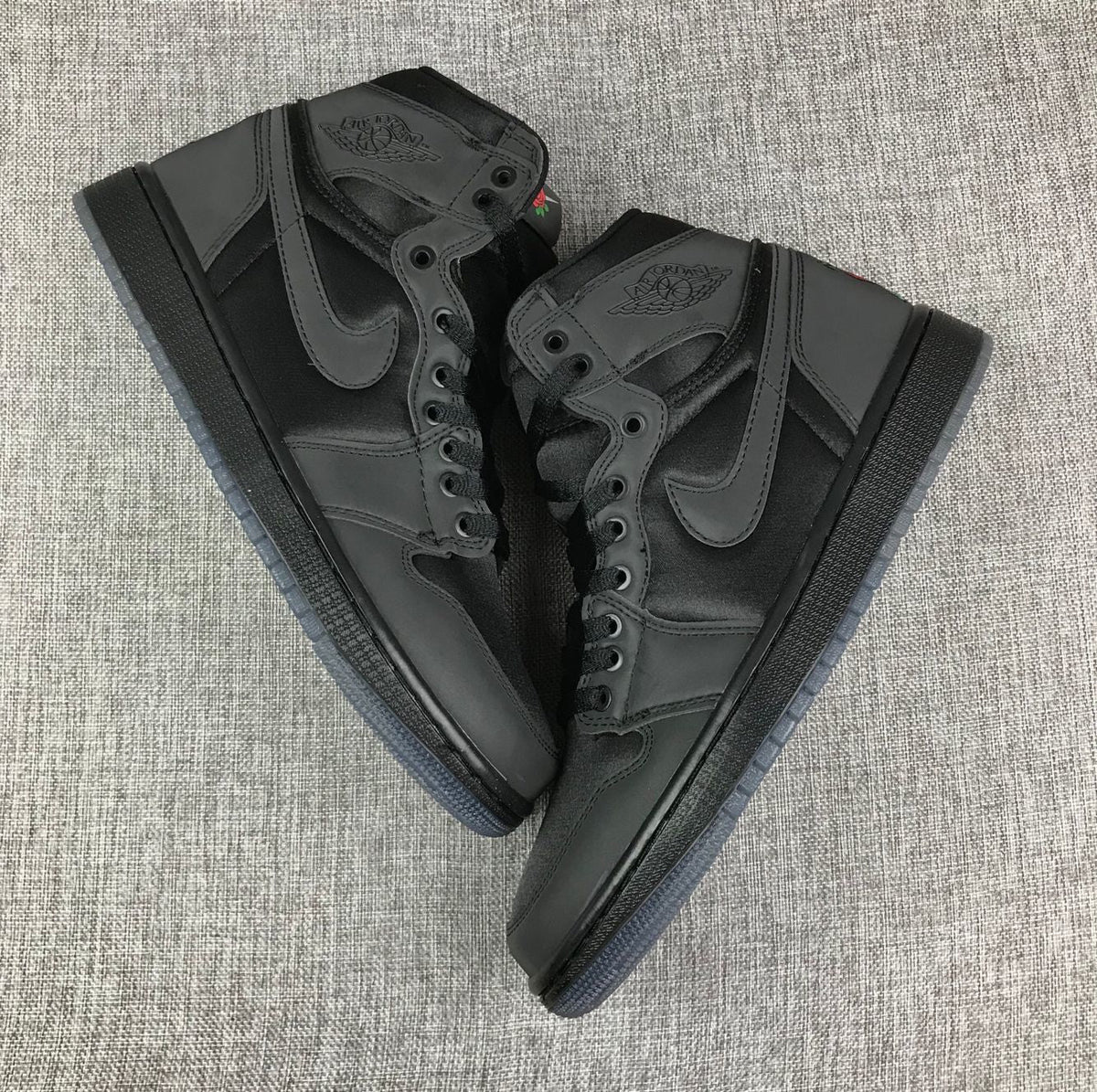 Air Jordan 1 Retro High Black Rose Sneakers