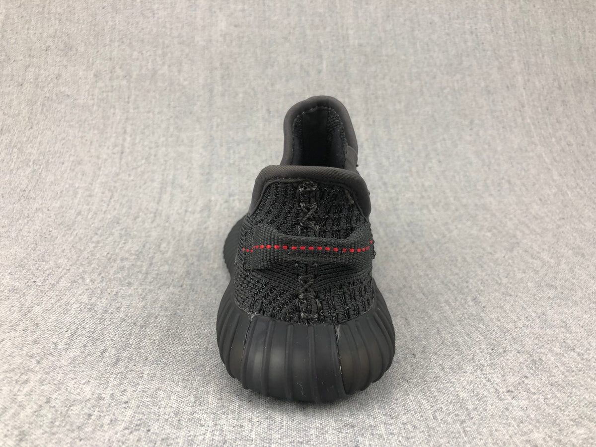 Yeezy 350 V2 Kids Sneakers in Black