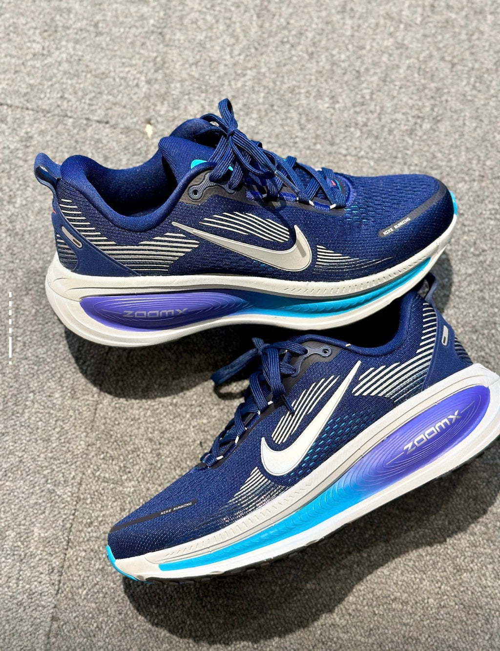 Nike Vomero 18 Running Shoes, Navy Blue HM6803-401