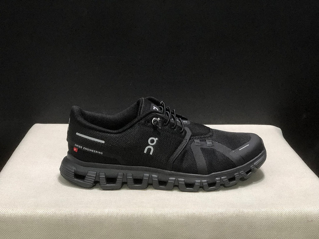 On Cloud 6 Black Sneakers