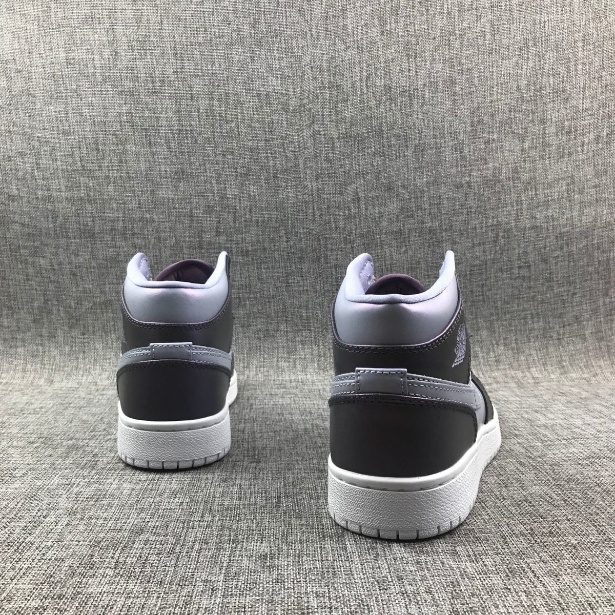 Jordan 1 Mid Sneakers Purple AV5174-400