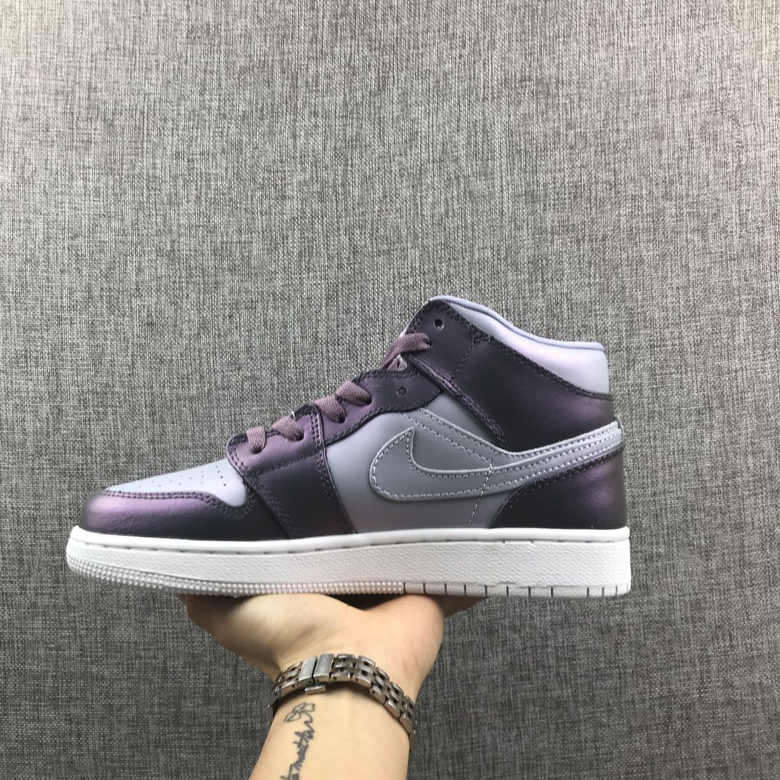 Jordan 1 Mid Sneakers Purple AV5174-400