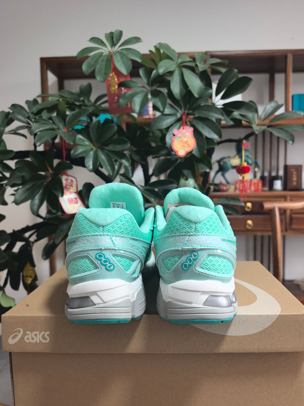 ASICS GEL-KAYANO 20 Mint Green Sneakers