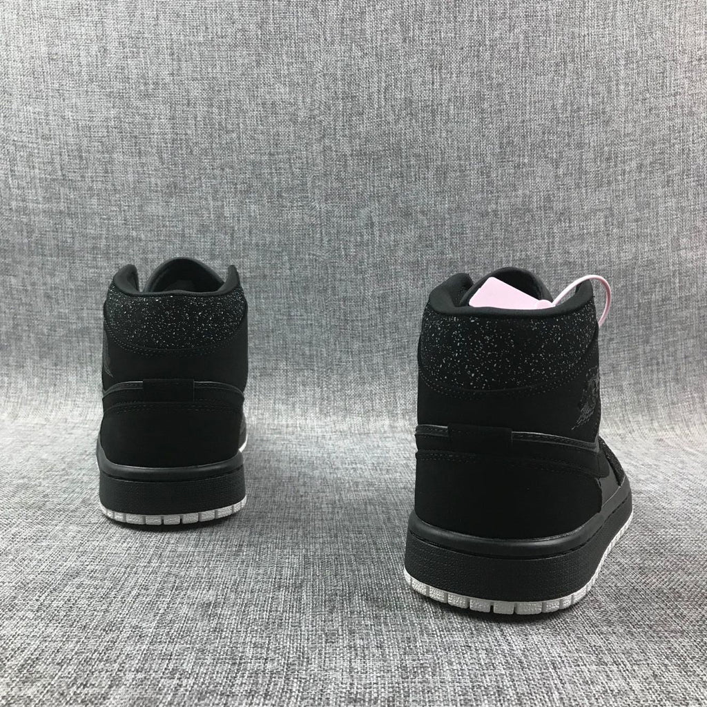 Jordan Air Jordan 1 Mid Black and White Sneakers 554724-001