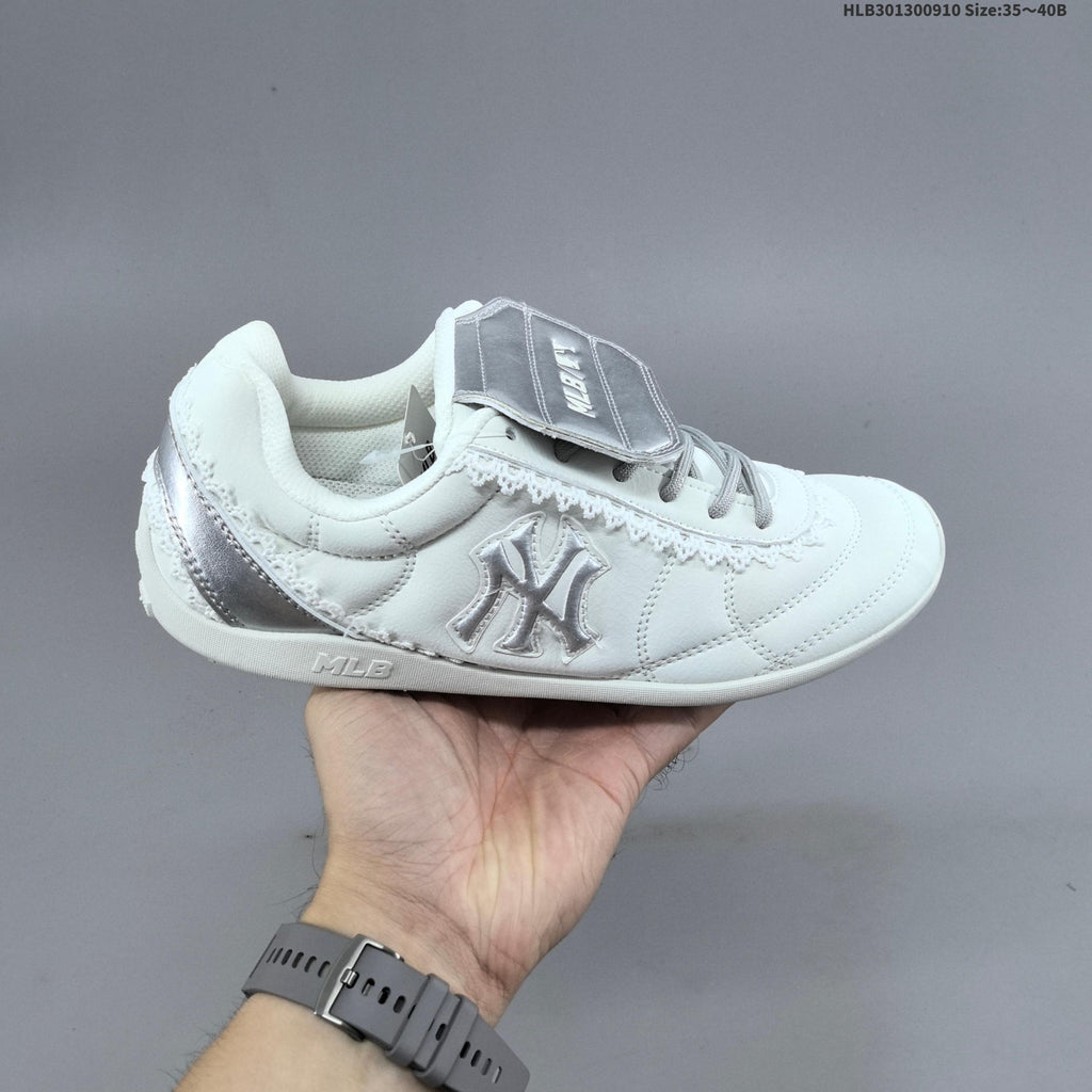 MLB New York Yankees Low-Profile Casual Sneakers