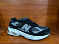 New Balance 530 Black and Silver Sneakers