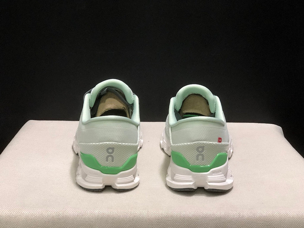 On Cloud X 4 Sneakers in Mint Green
