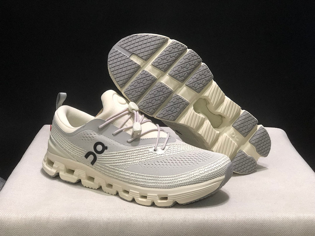 On Cloud X Z5 Sneakers in Ice Cream