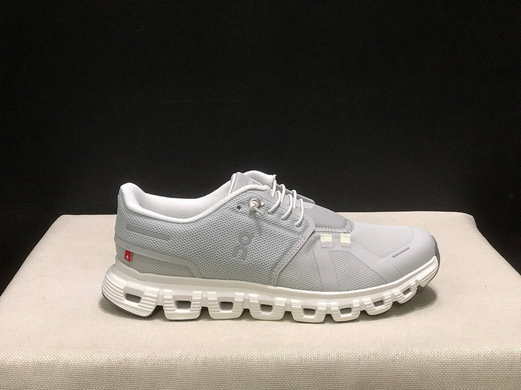 On Cloud 6 Gray and White Sneakers