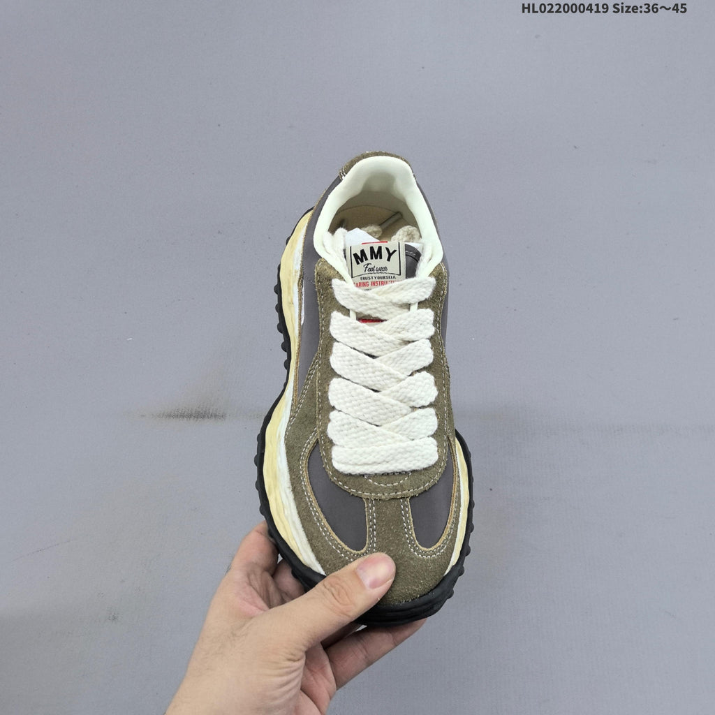Maison Mihara Yasuhiro Larry Low-Top Sneakers in Olive