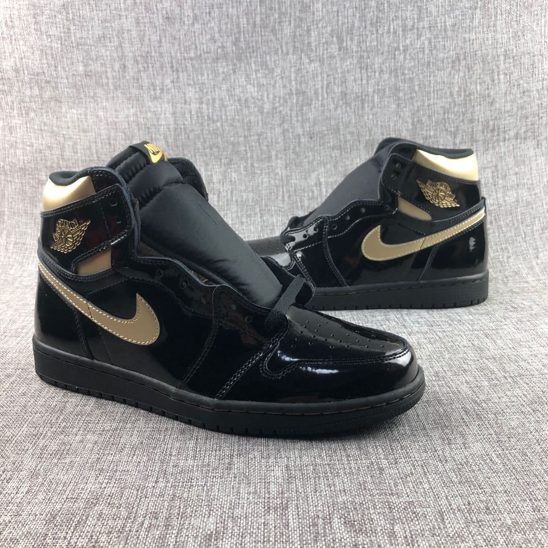 Jordan Air Jordan 1 High OG Black Gold Sneakers 555088-032