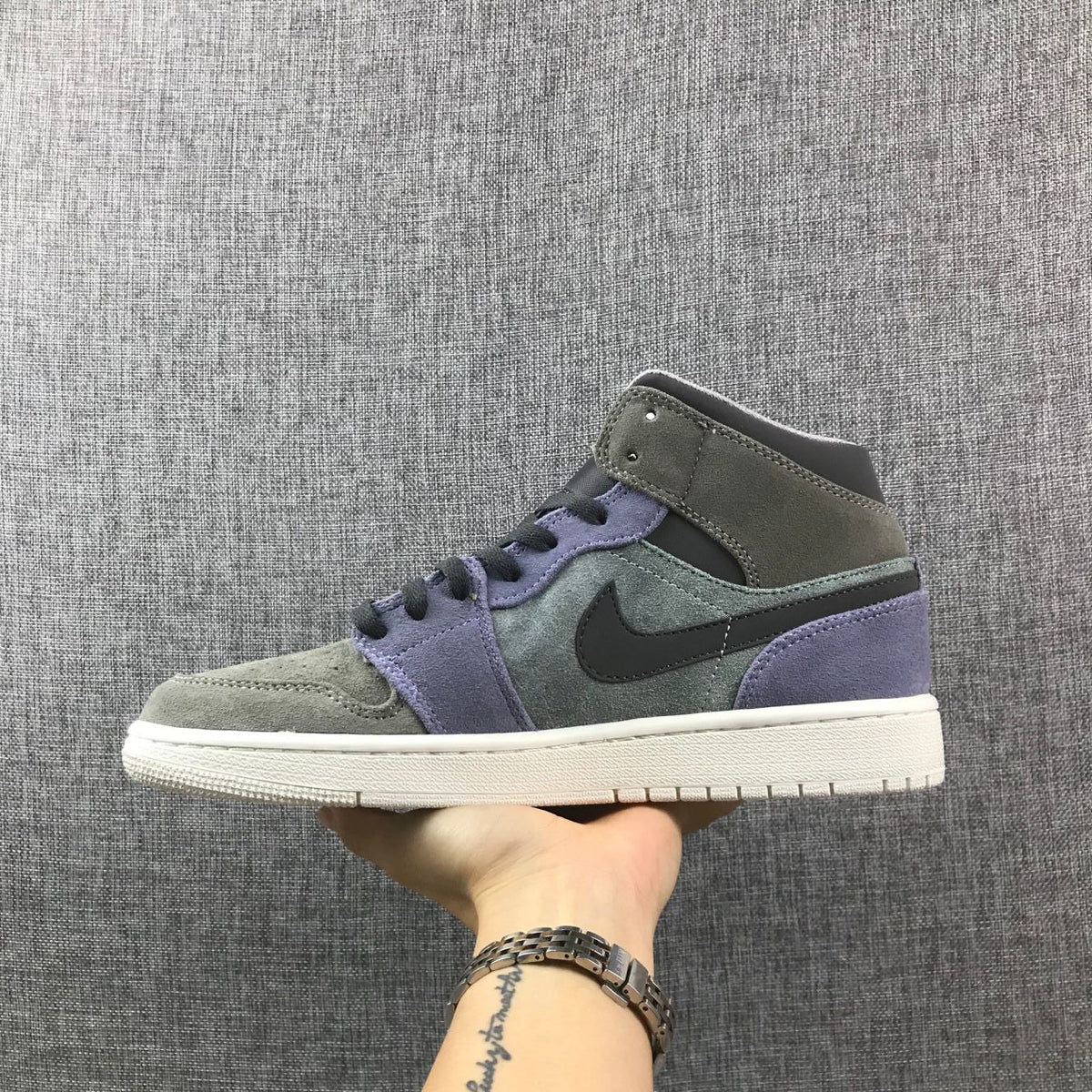 Jordan 1 Mid SE Sneakers Grey Purple 852842-203