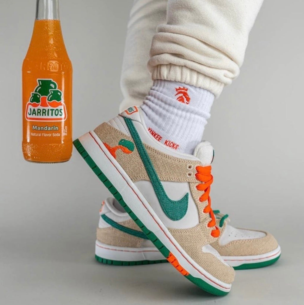 Nike SB Dunk Low Jarritos Collaboration Sneakers FD0860-001