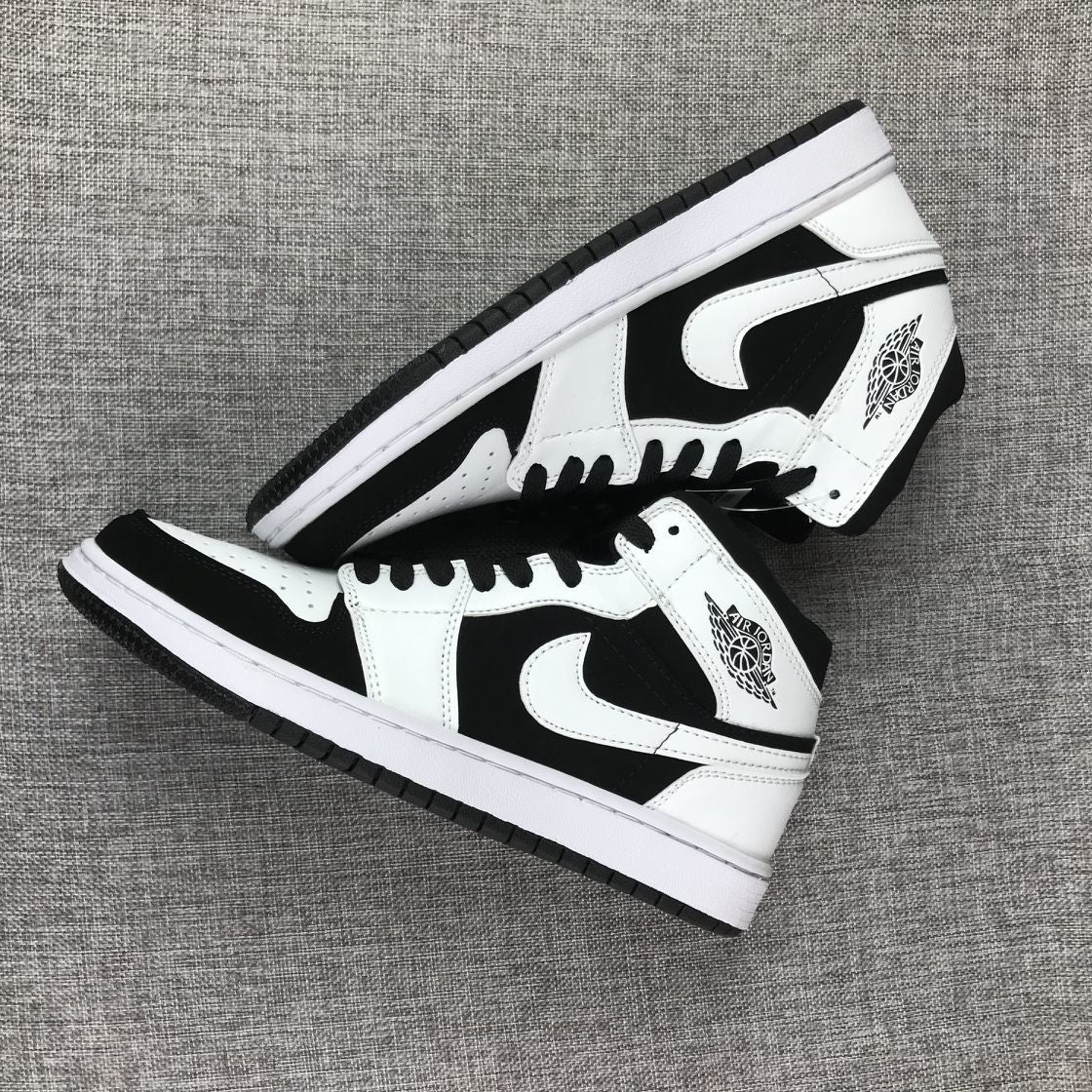 Jordan Air Jordan 1 Mid Black White Sneakers 554724-113