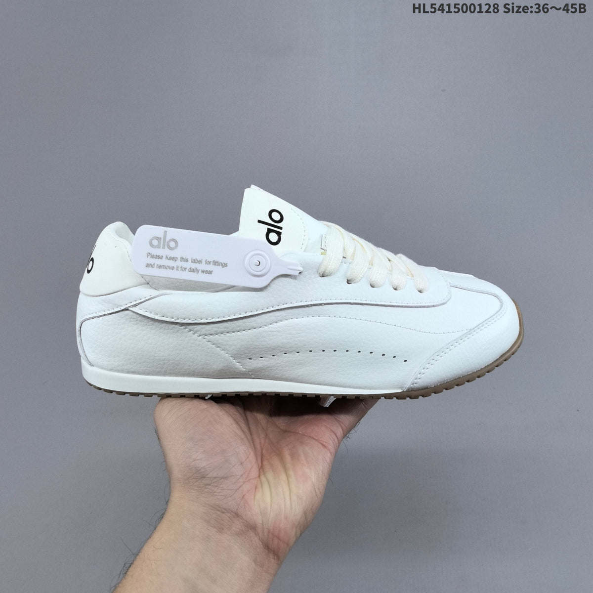 Alo Yoga Sunset Sneaker Low-Top in White and Black