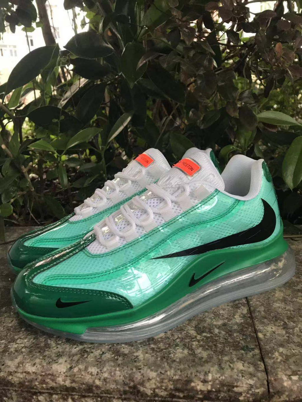 Nike Air Max 720 Green and White Sneakers
