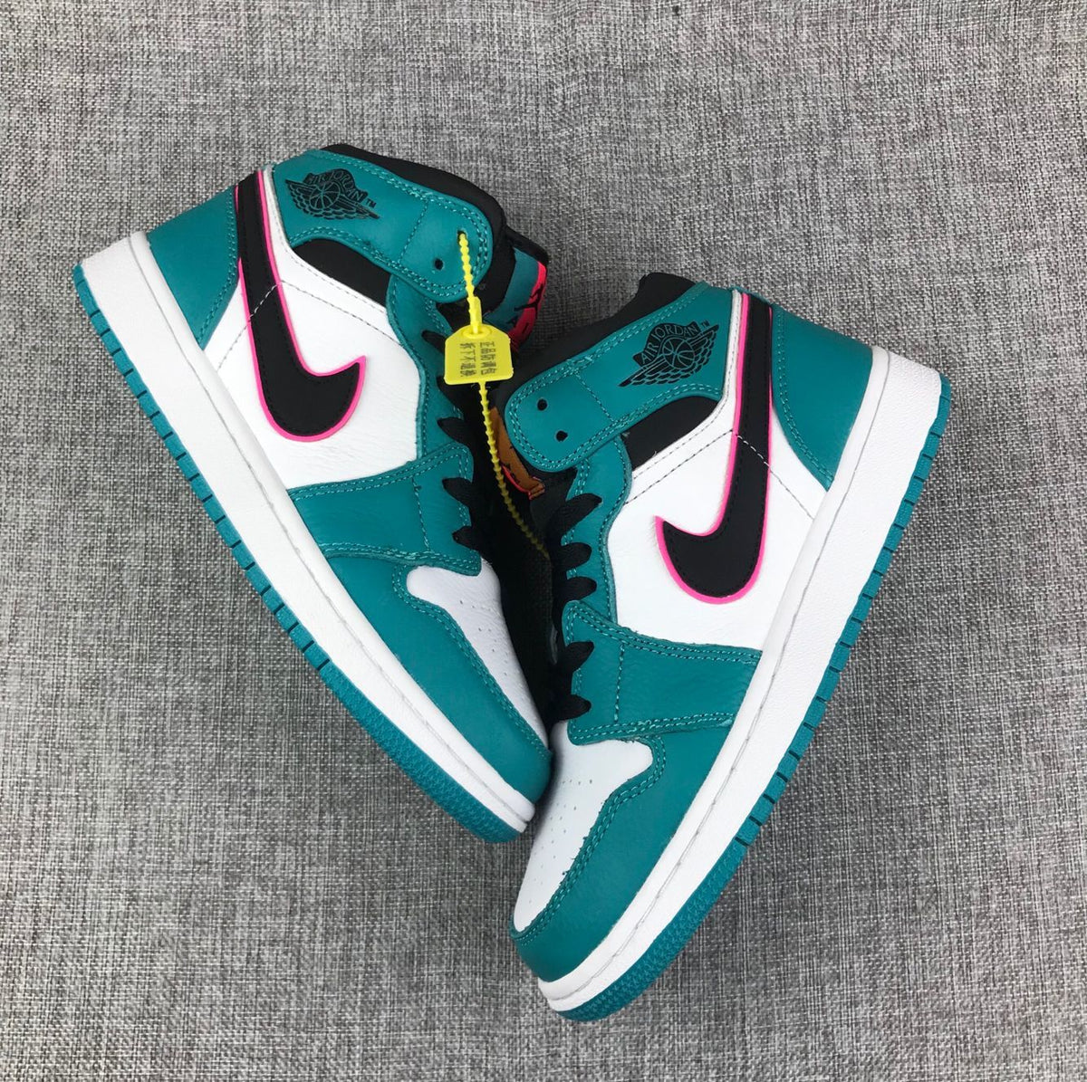 Jordan 1 Retro High OG South Coast Sneakers