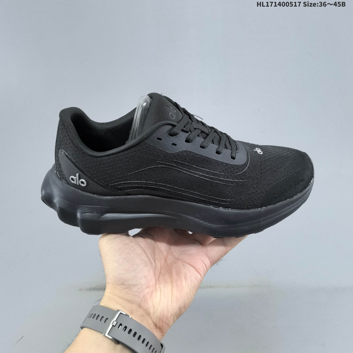Alo Yoga Alo Runner Low-Top Sneakers